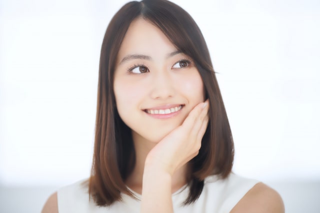 ミディアムヘアの女性の写真